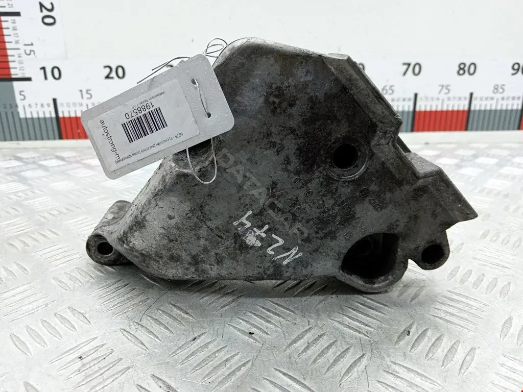 Кронштейн двигателя 03G199207B