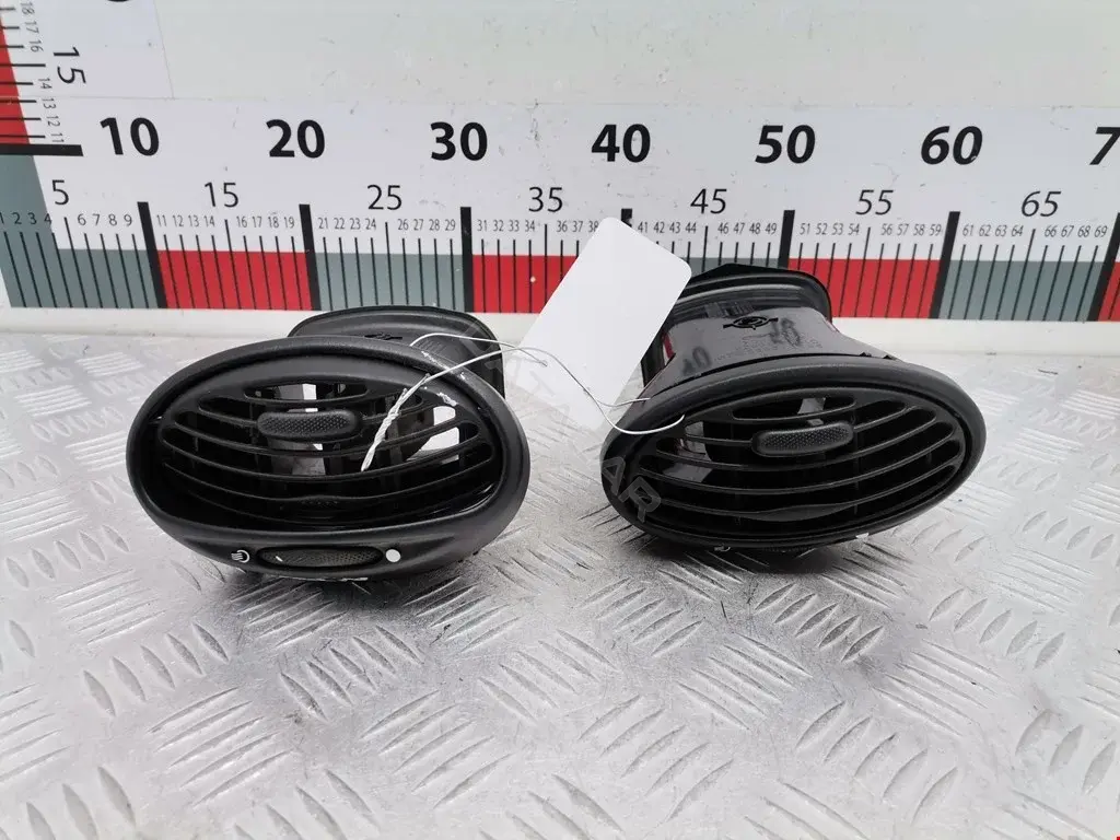 Дефлектор обдува салона 98AB19893AKW
