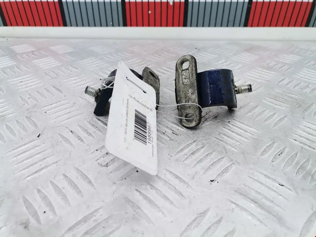 Петля крышки багажника 1J9827301