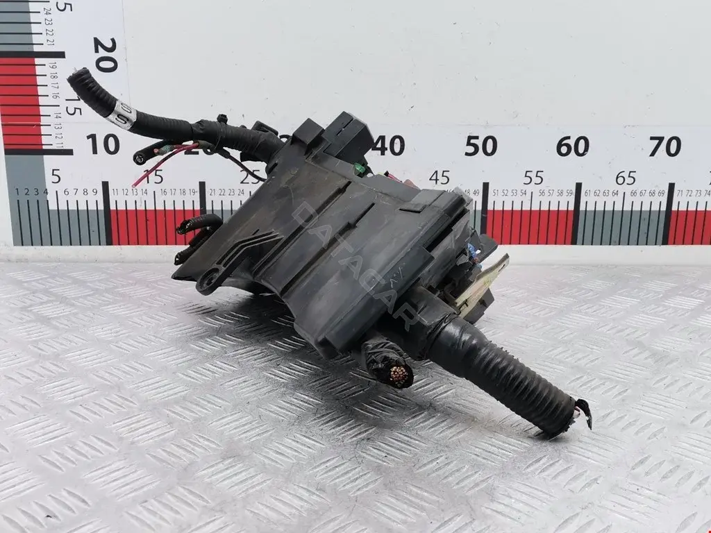 Блок предохранителей 82201AG010, MB100200B