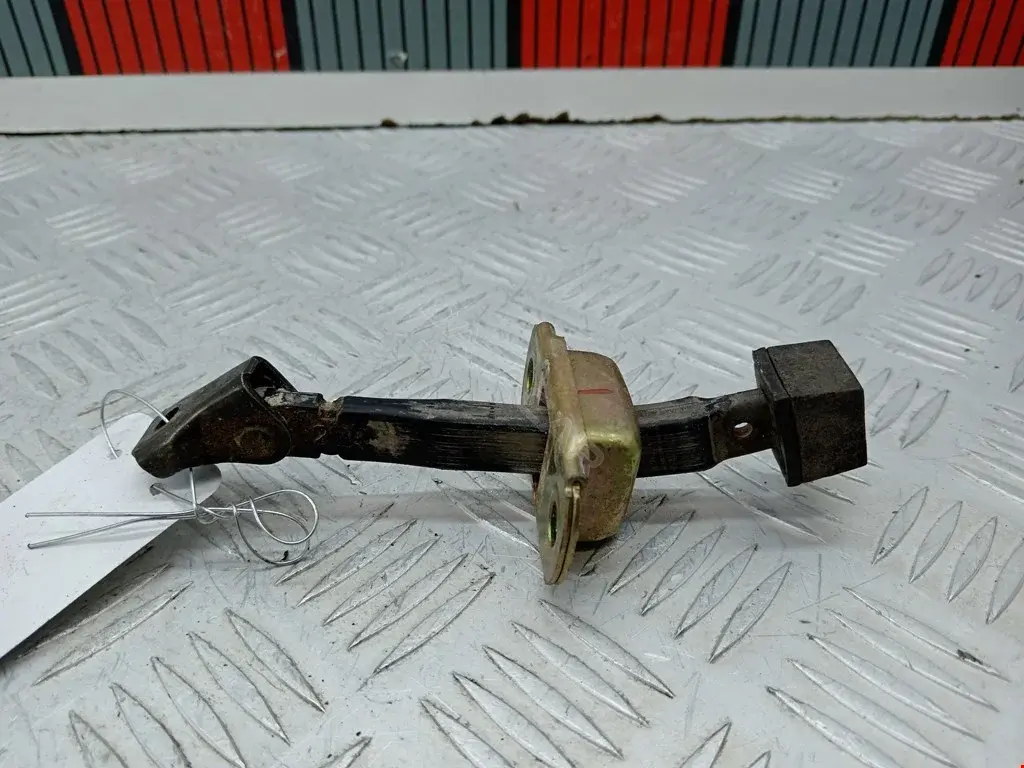 Ограничитель двери MR295847