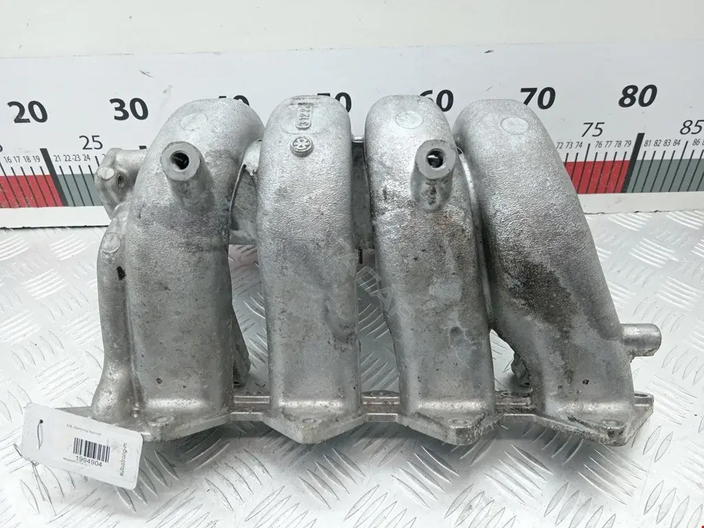 Коллектор впускной MN156370
