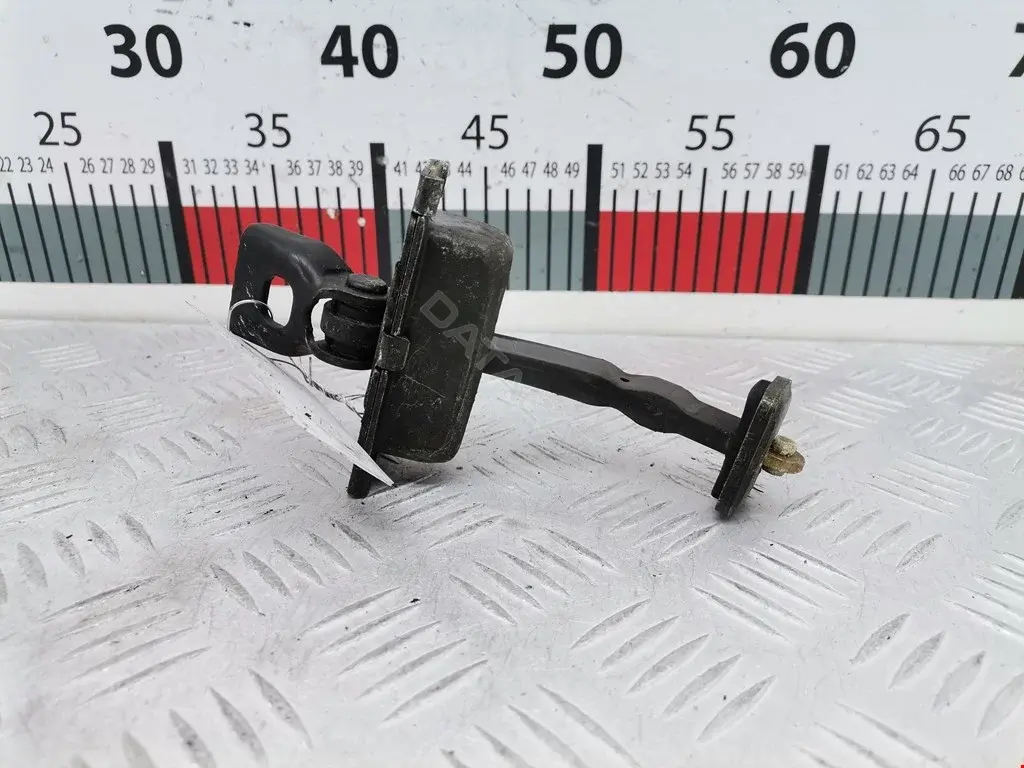Ограничитель двери A1687300116
