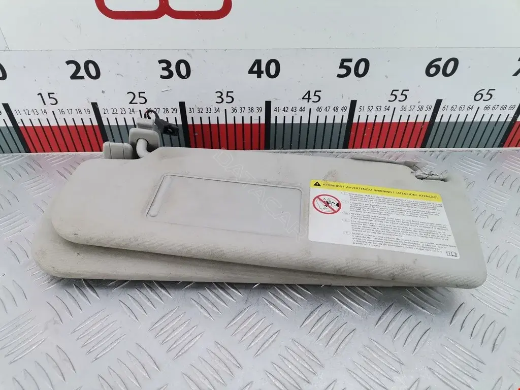 Козырек солнцезащитный 1K0857551N