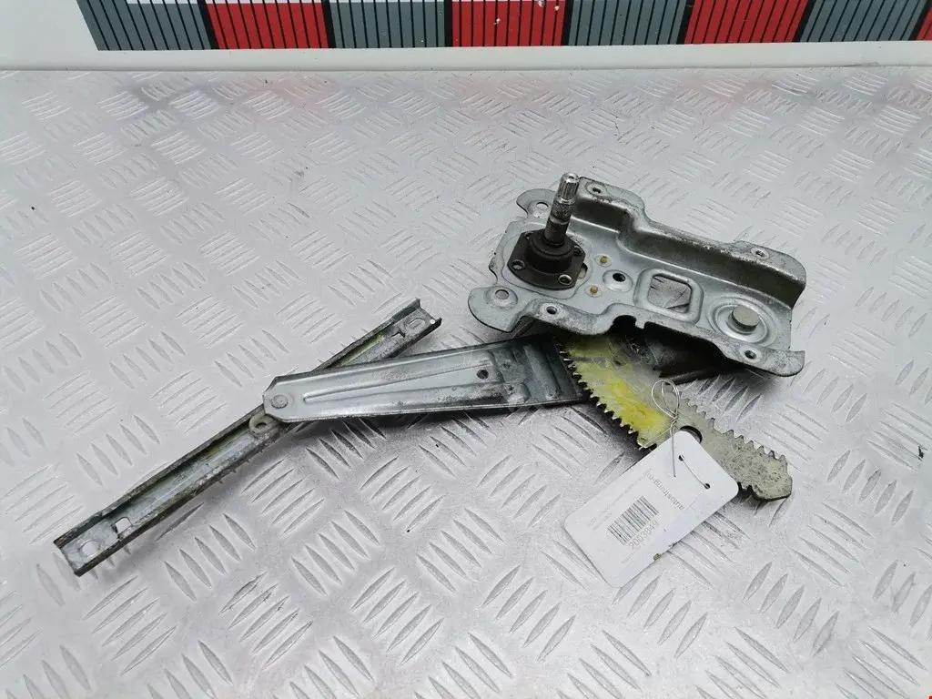 Стеклоподъемник 82720AX110