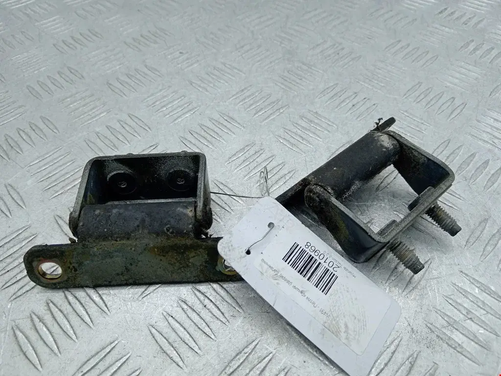 Петля крышки багажника 797100Z000, 797102E000