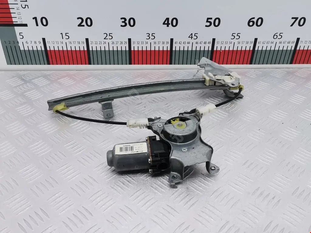 Стеклоподъемник 400601, 82701BU010