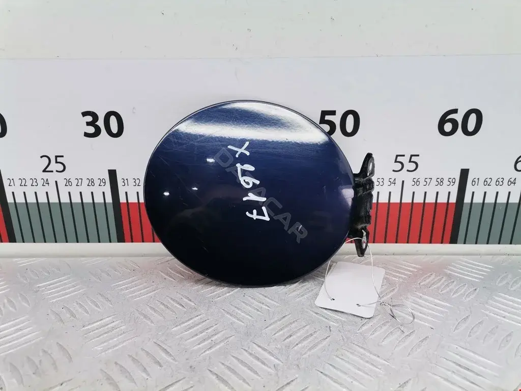 Крышка лючка топливного бака 7H0809905F, 95VW405A26AG