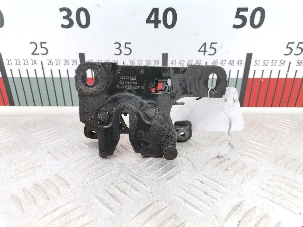 Замок капота 8L0823508B, 8L0823509C