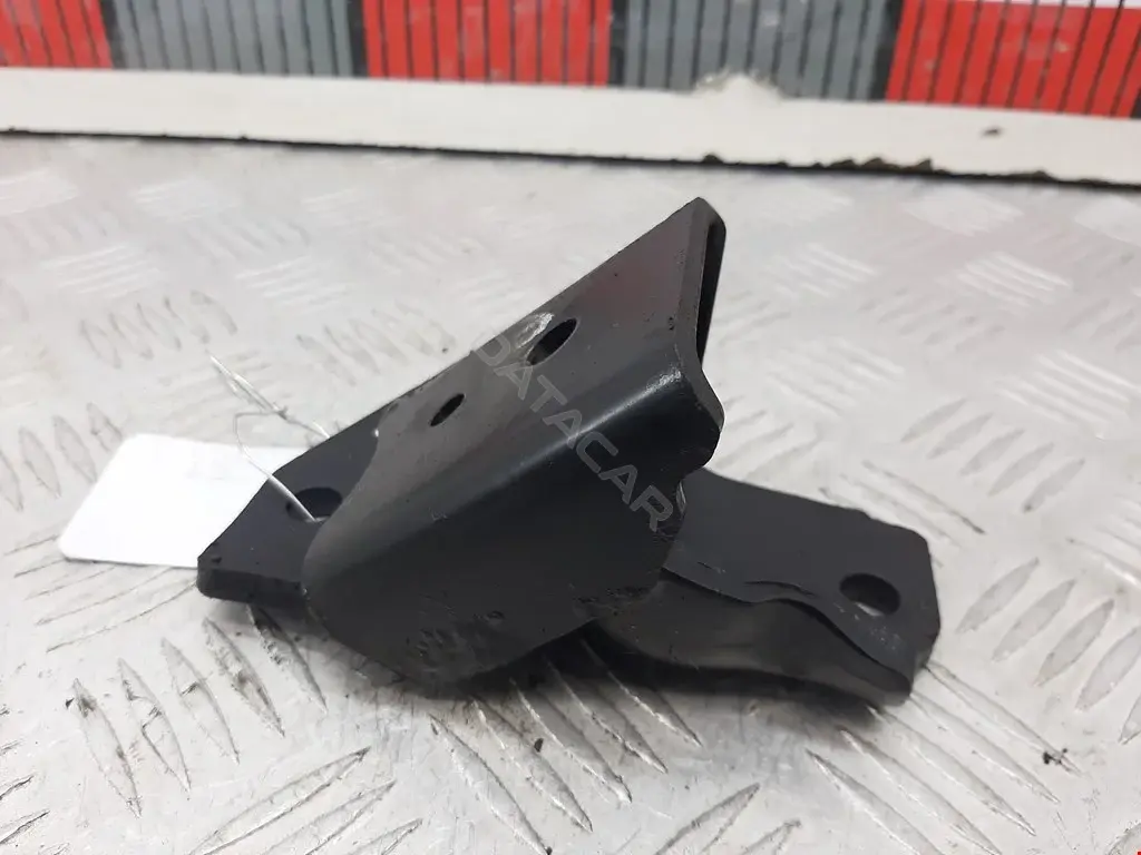 Кронштейн двигателя 1091A080