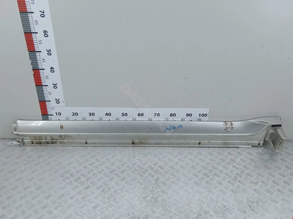 Накладка на порог 2031239