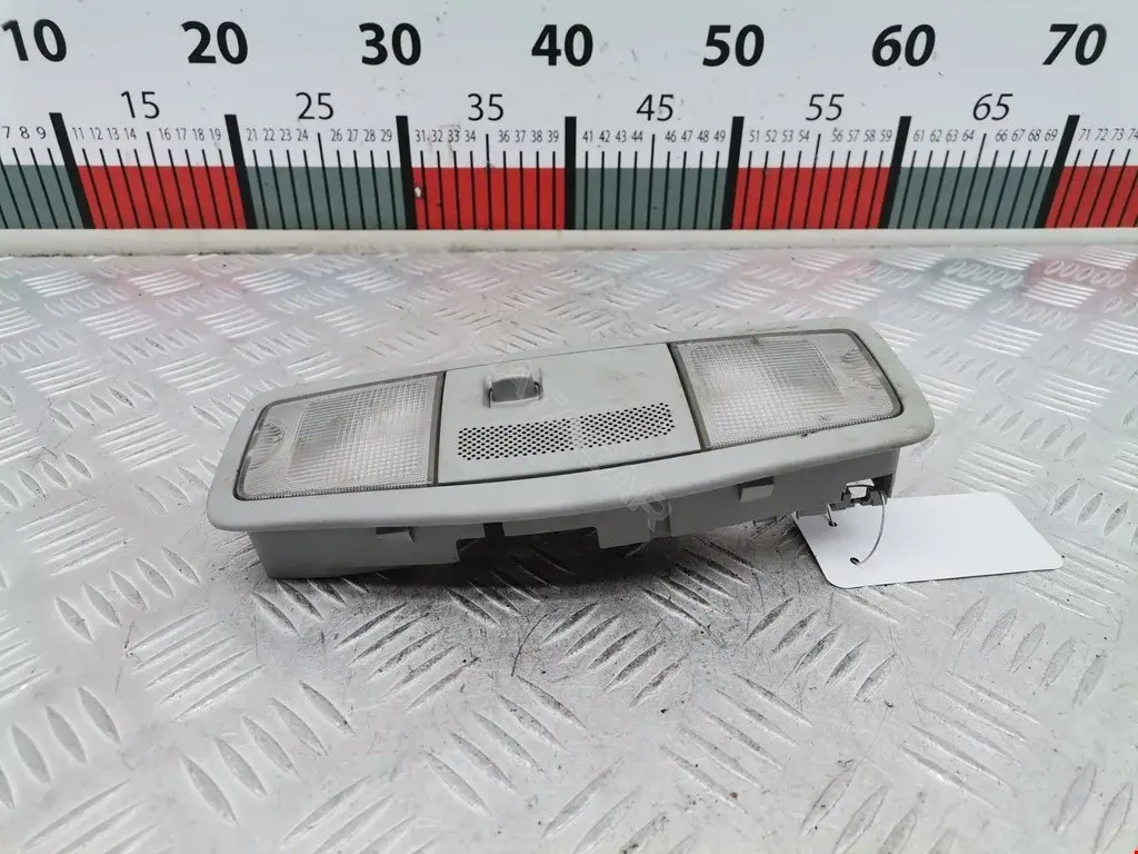 Плафон освещения салона 8401A009ZZ