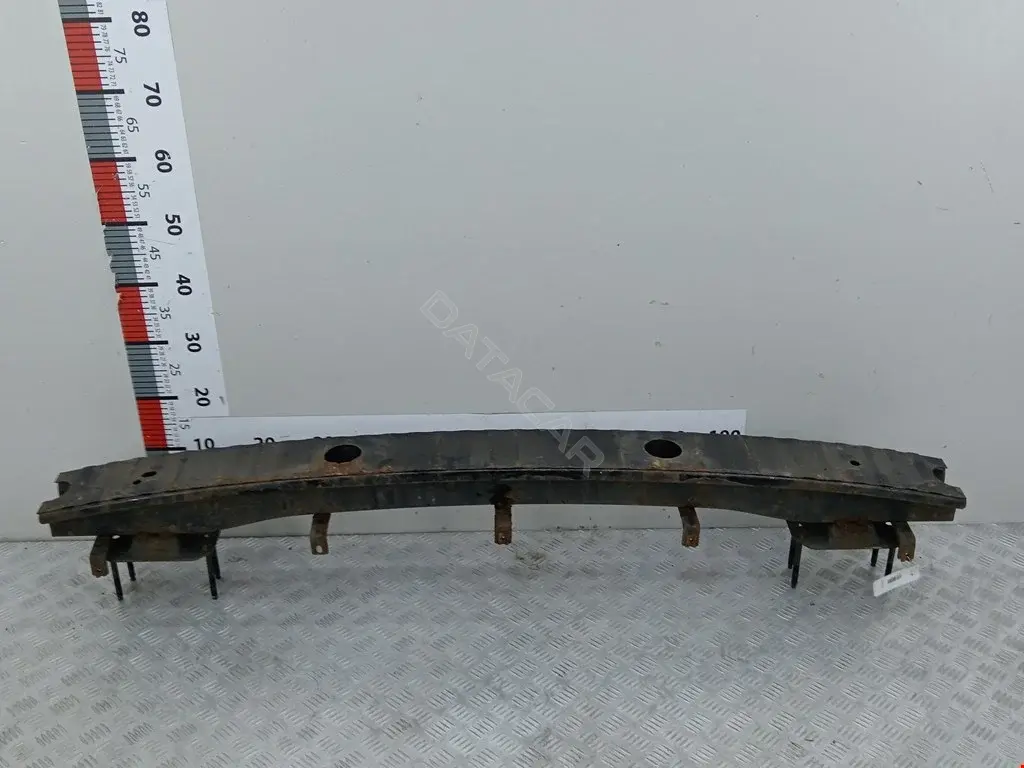 Усилитель бампера LR021048