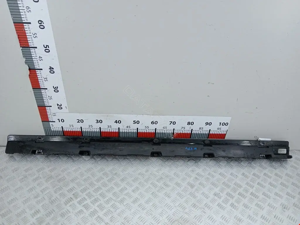 Кронштейн крепления порога 51773330869