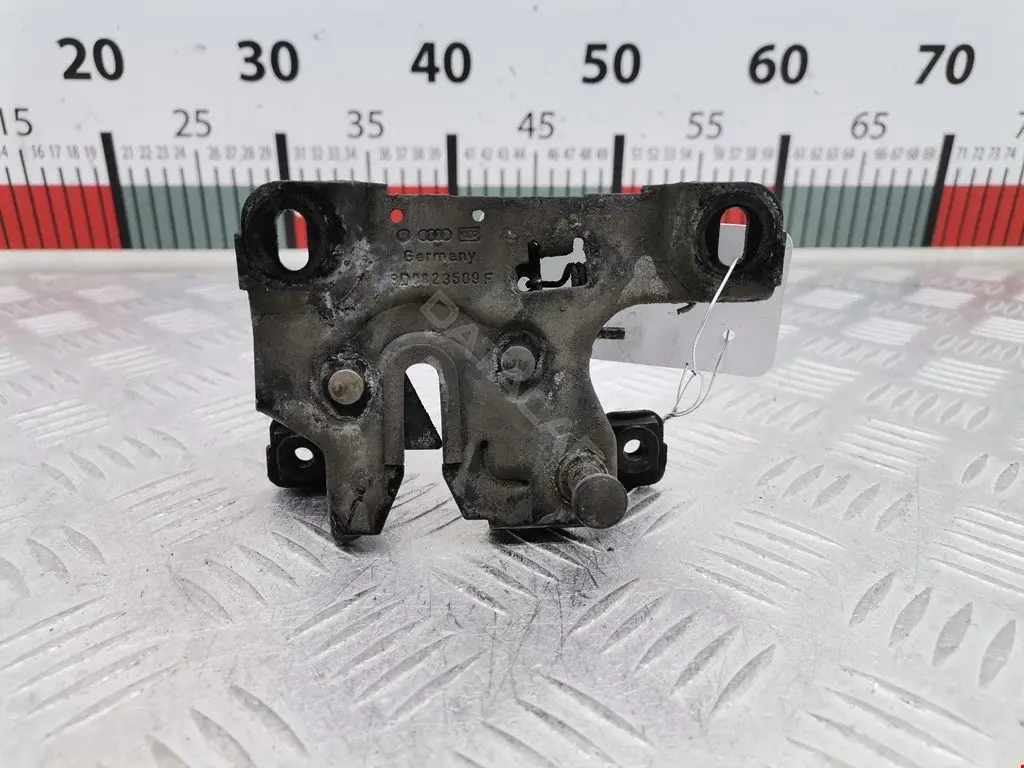 Замок капота 3D0923509F