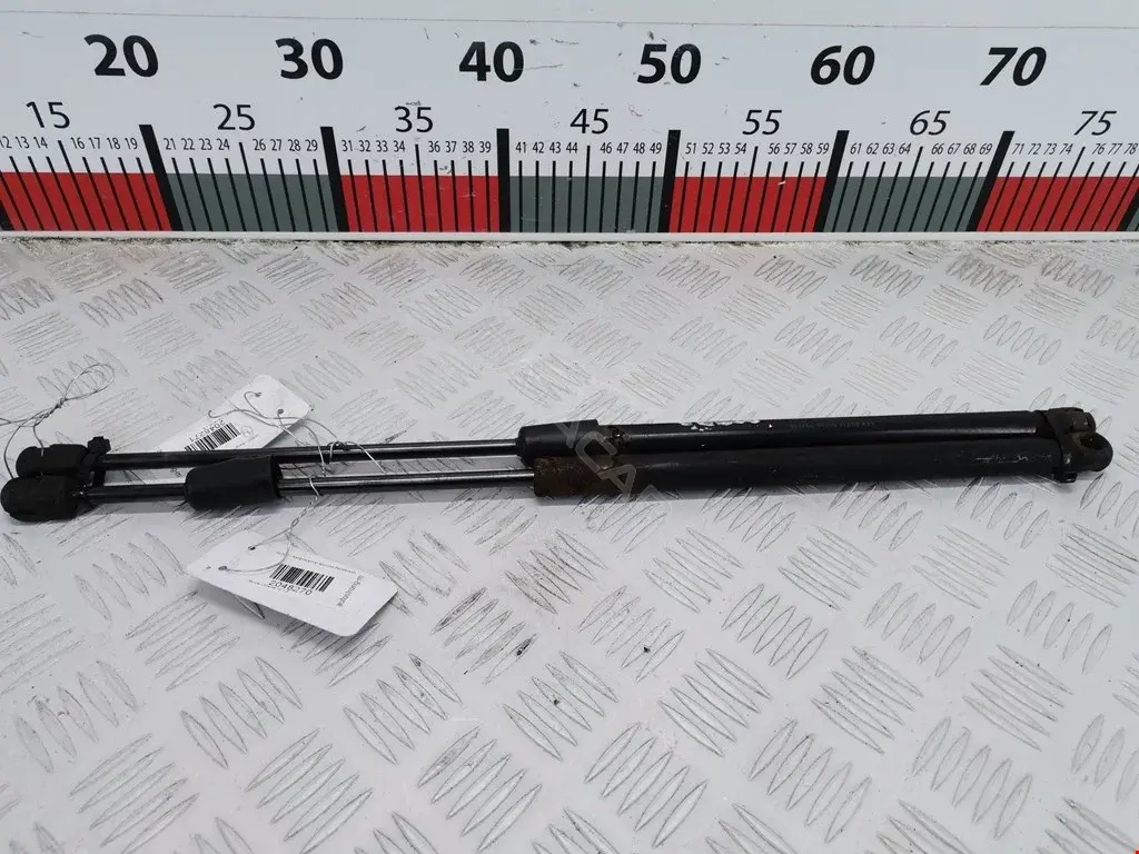 Амортизатор крышки багажника, капота, заднего стекла 1Z9827550, 1Z982755001S, GS1159