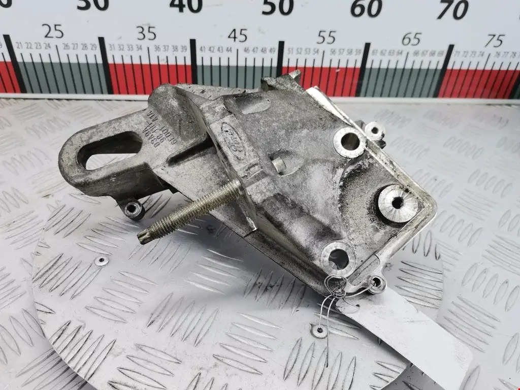 Кронштейн двигателя 98MM6F001