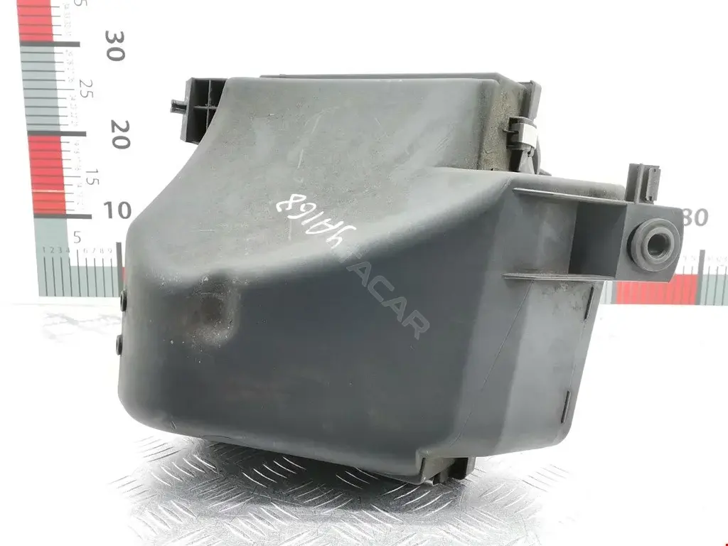 Корпус воздушного фильтра 06C133837N