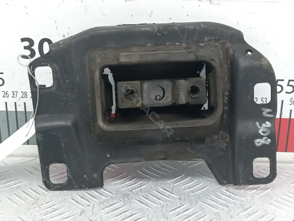 Подушка двигателя (Опора) 3M517M121