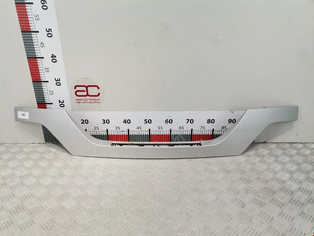 Накладка крышки багажника 51433418757