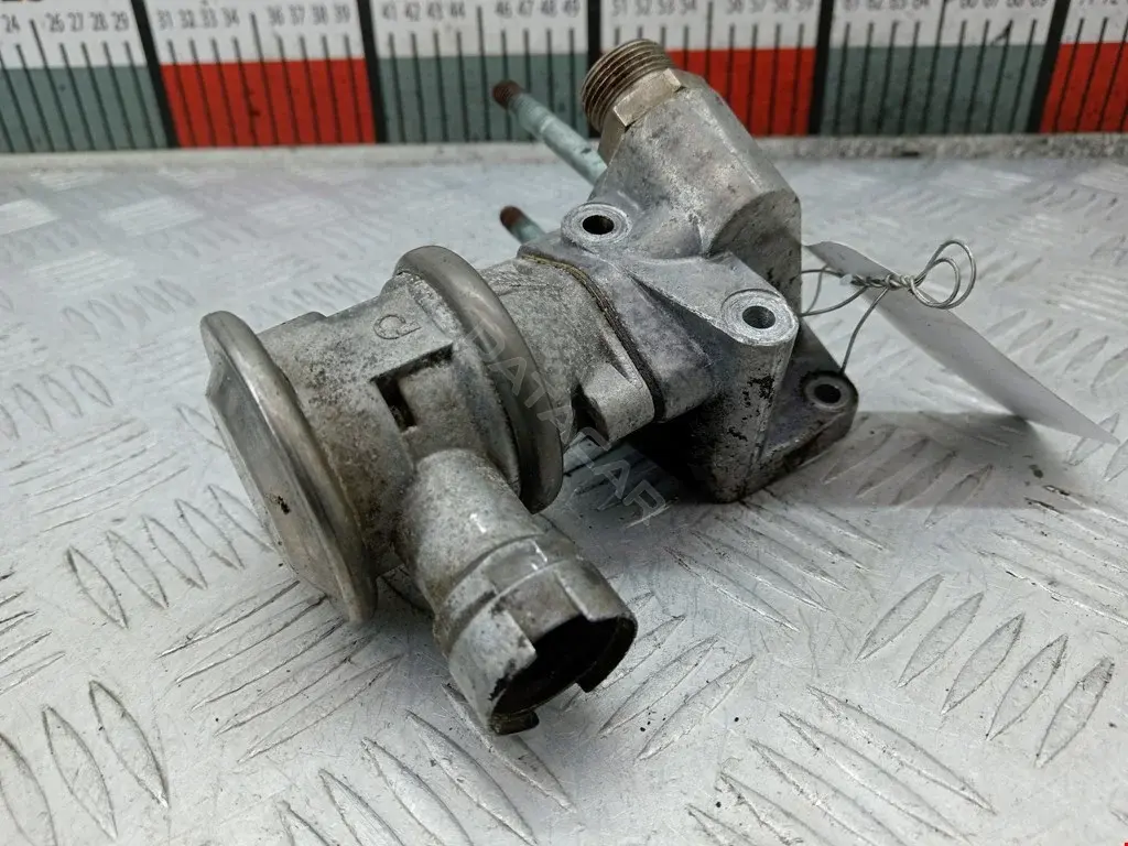 Клапан ЕГР 022131101F, 06A131166, 06A131229