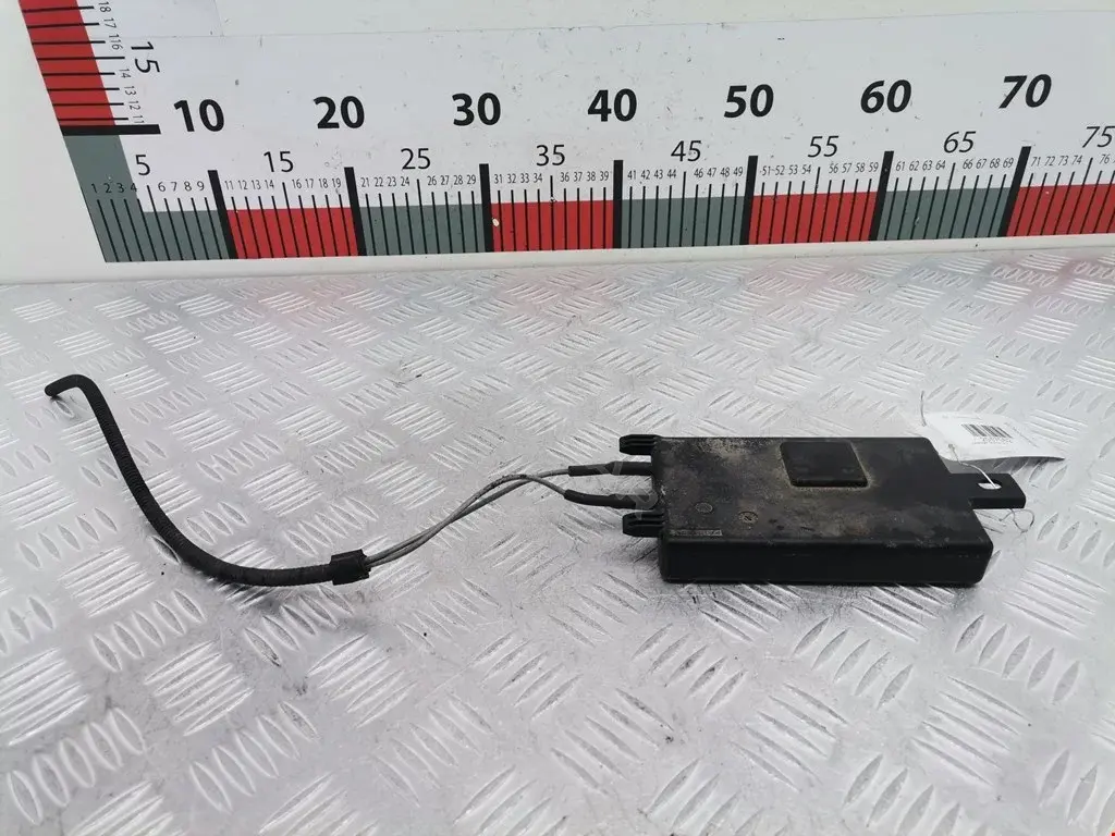 Усилитель антенны 7L6035507J, 7L6035507L