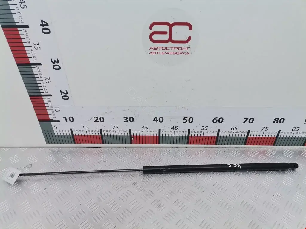 Амортизатор крышки багажника, капота, заднего стекла 5P5827550A