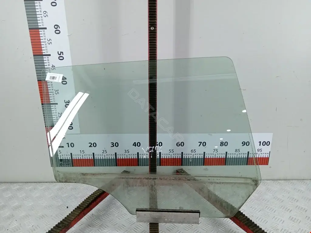 Стекло двери 93183276