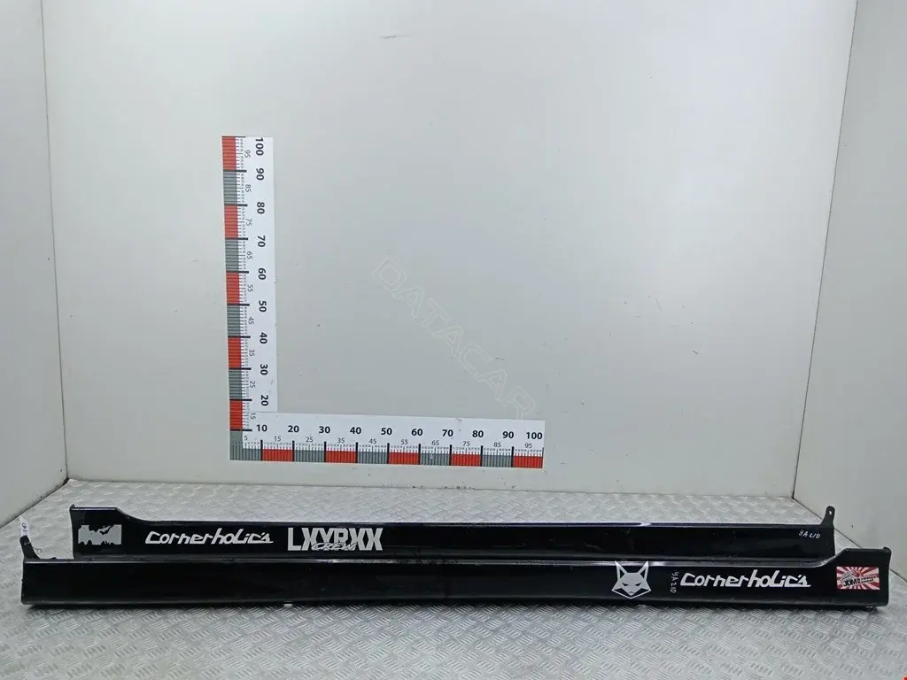 Накладка на порог MR380004