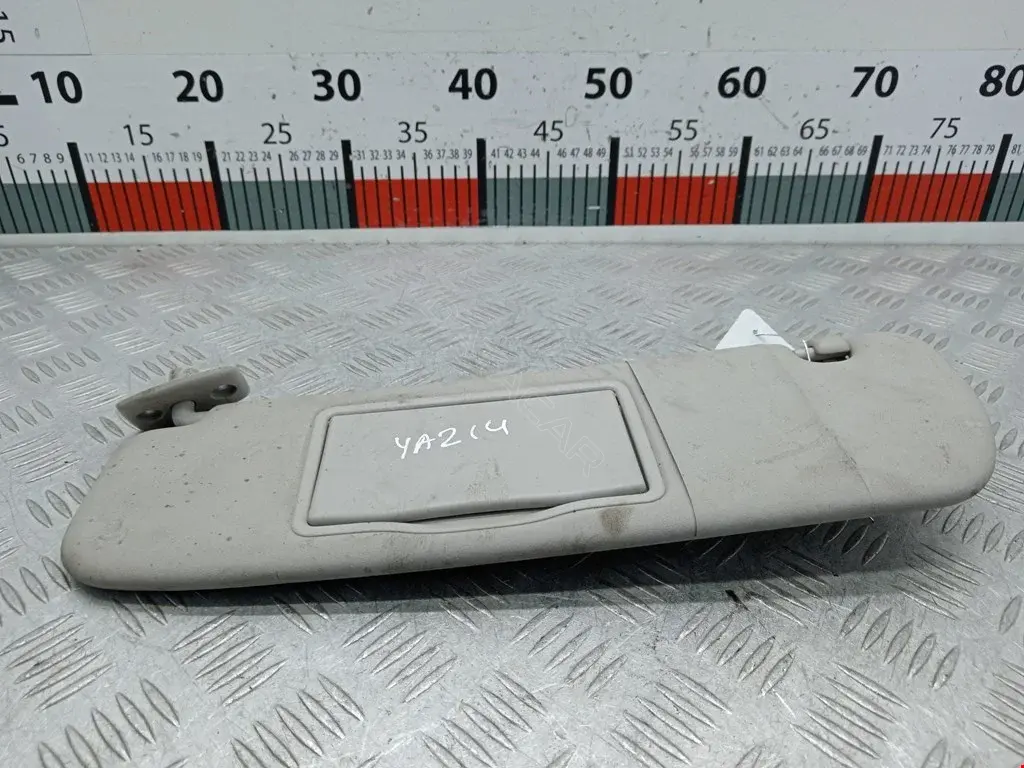 Козырек солнцезащитный 8143HE