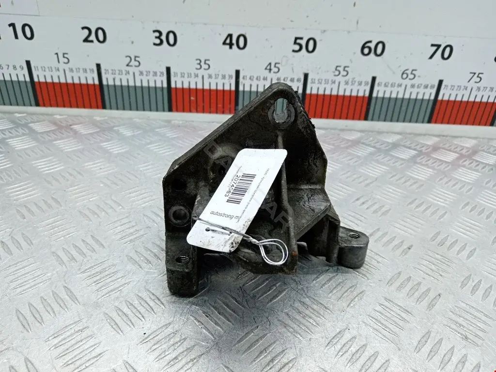 Кронштейн двигателя 4792075