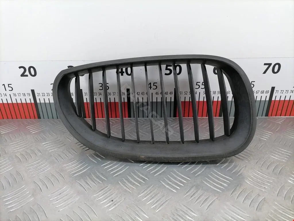 Решетка радиатора 0862303, 2017054J, 51137027062