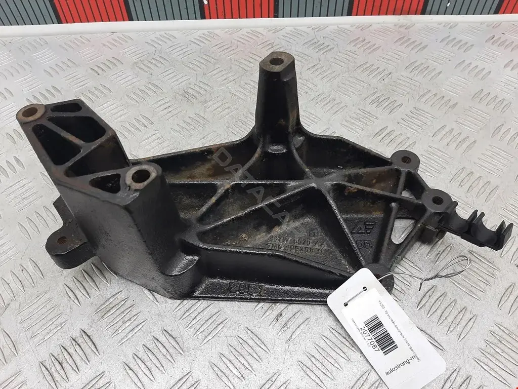 Кронштейн двигателя 7M0199308C