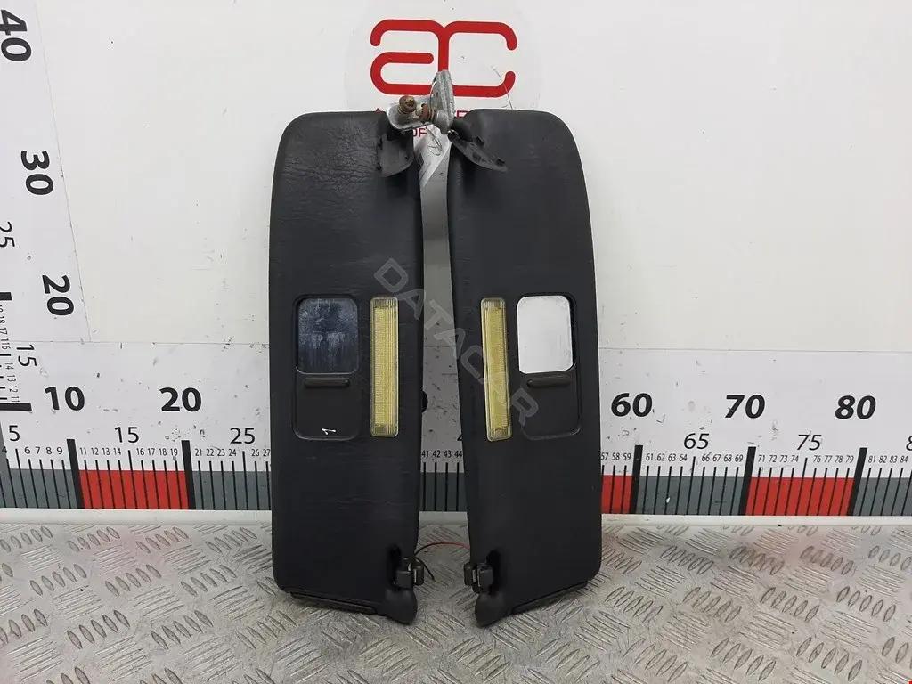 Козырек солнцезащитный 8G0857551A