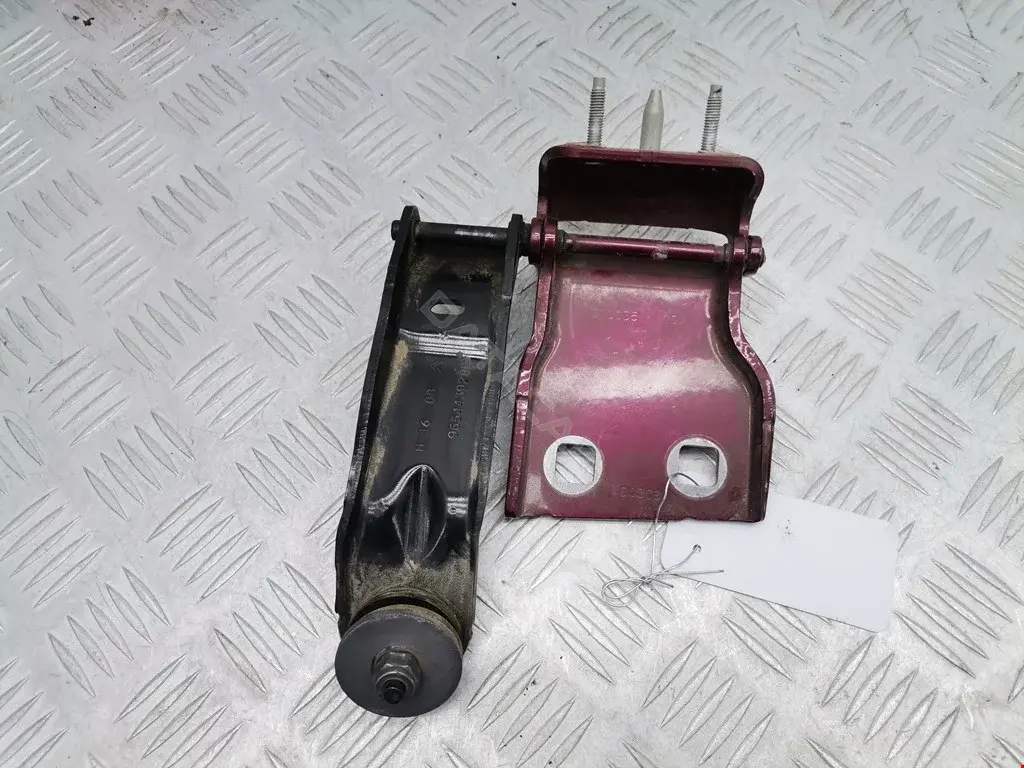 Петля крышки багажника 8715C6
