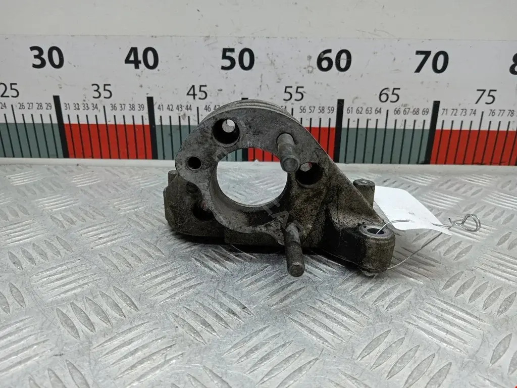 Кронштейн полуоси 51828331
