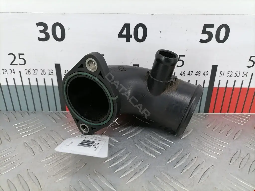 Фланец охлаждающей жидкости YC106K686AC