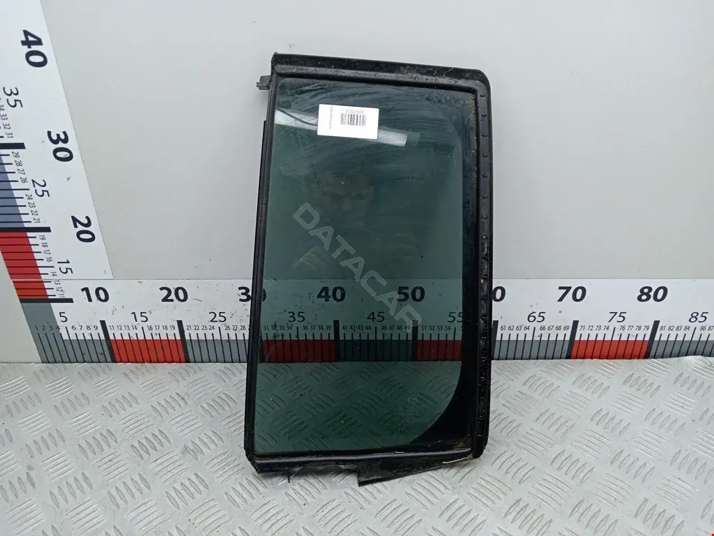 Форточка задняя левая C24373661