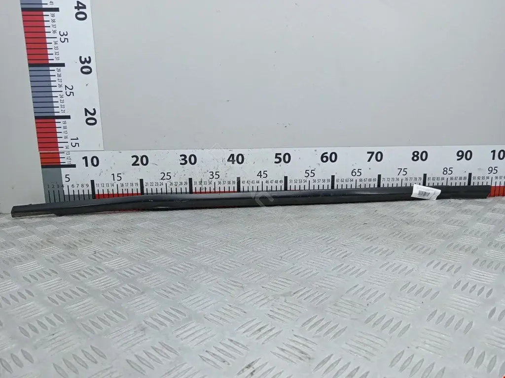 Молдинг двери 833311E000