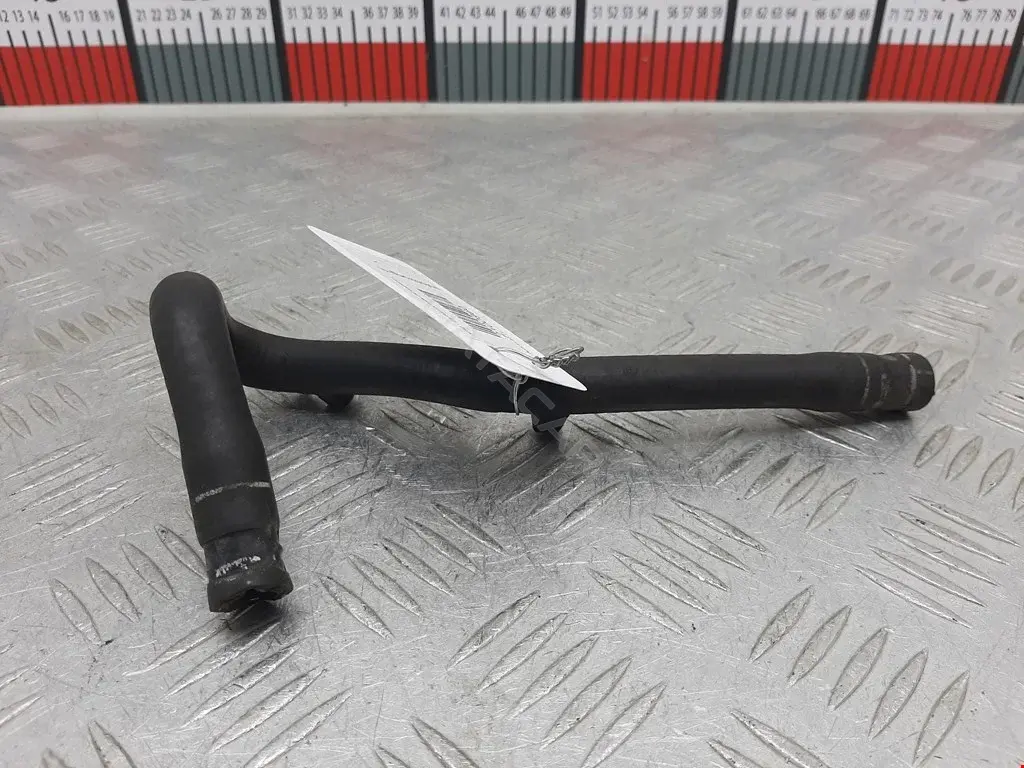 Патрубки системы охлаждения 8D0121107D