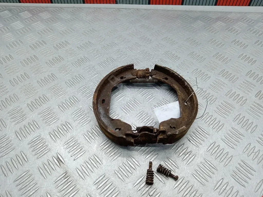 Колодки ручника 03013797022, 104935, 12053005