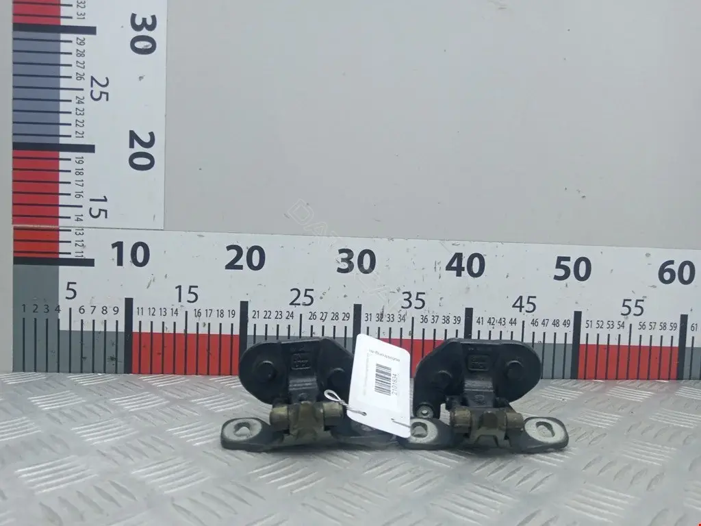 Петля крышки багажника 41627067219