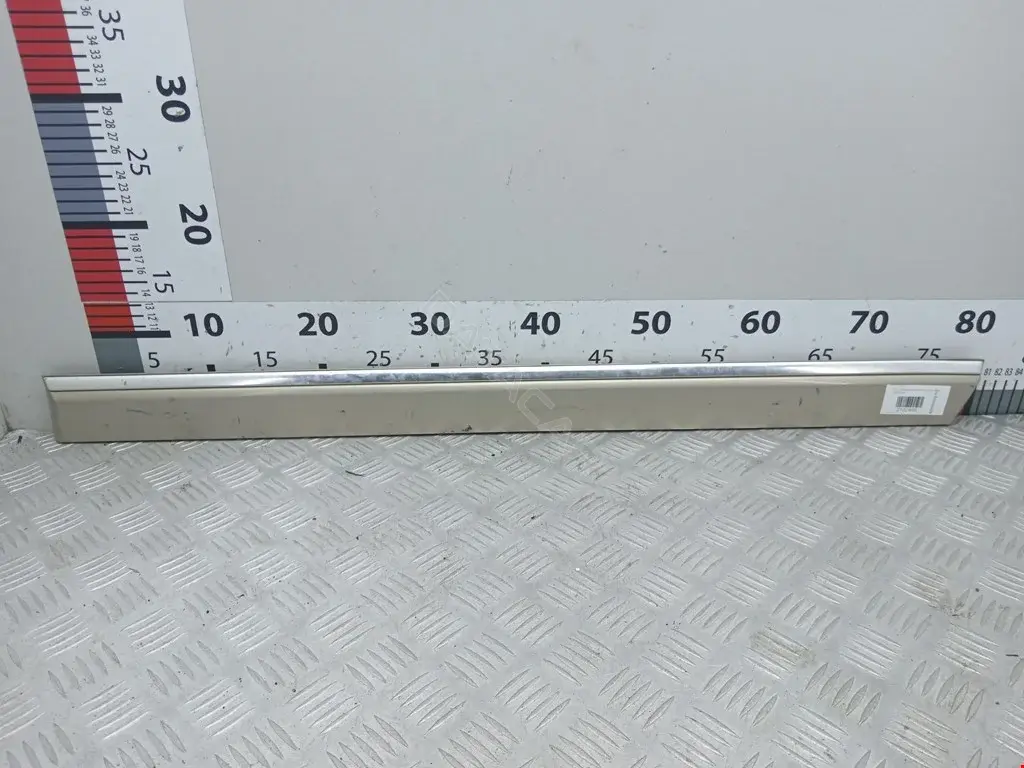 Молдинг двери 4D0853961