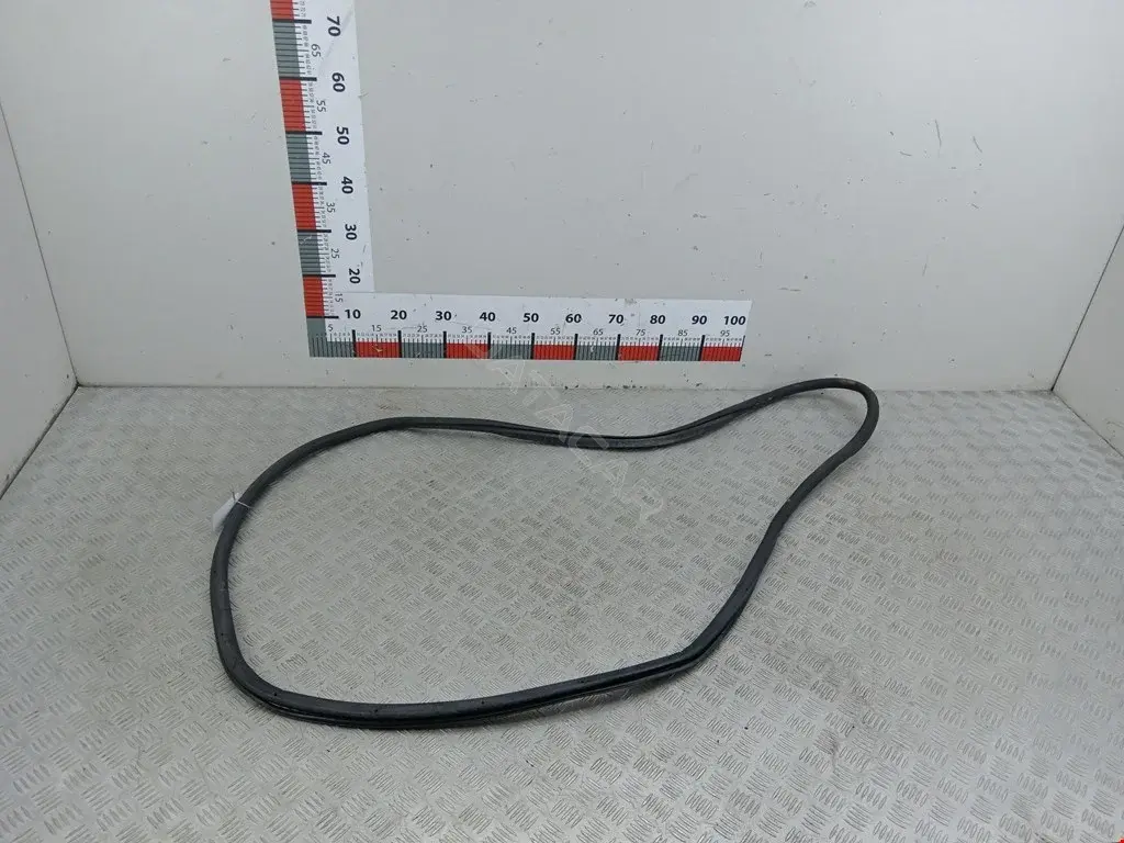 Уплотнитель двери 1T0867913K