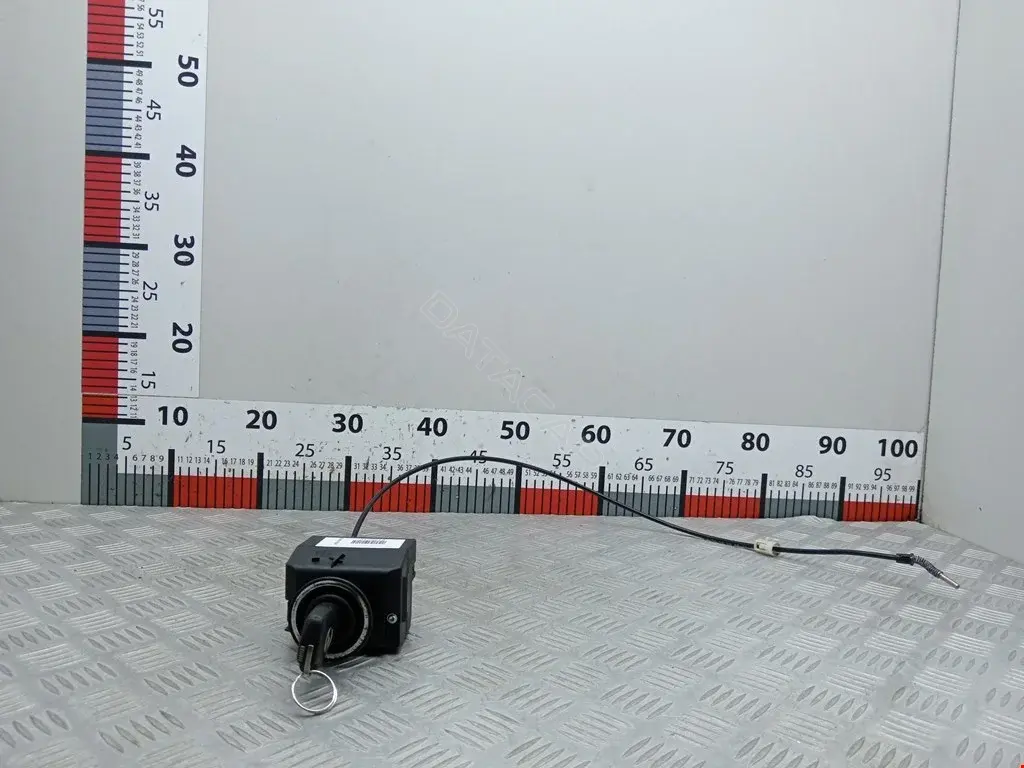 Замок зажигания 33002213, A2115453108