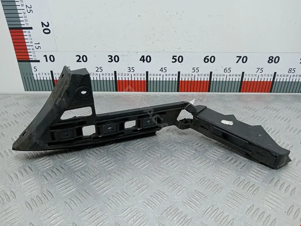 Кронштейн-направляющая бампера 00X10432, 100A10220, 141CE2603