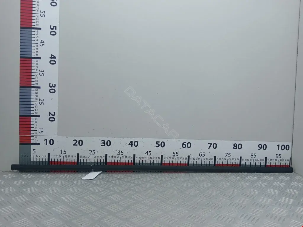 Молдинг двери 1T0839477