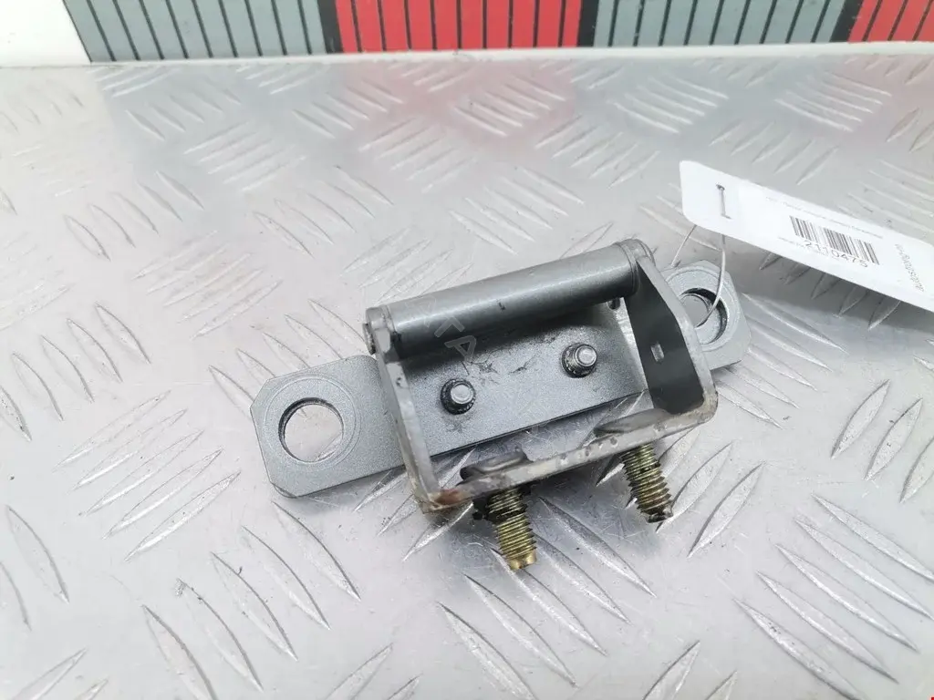 Петля крышки багажника 90401CG000