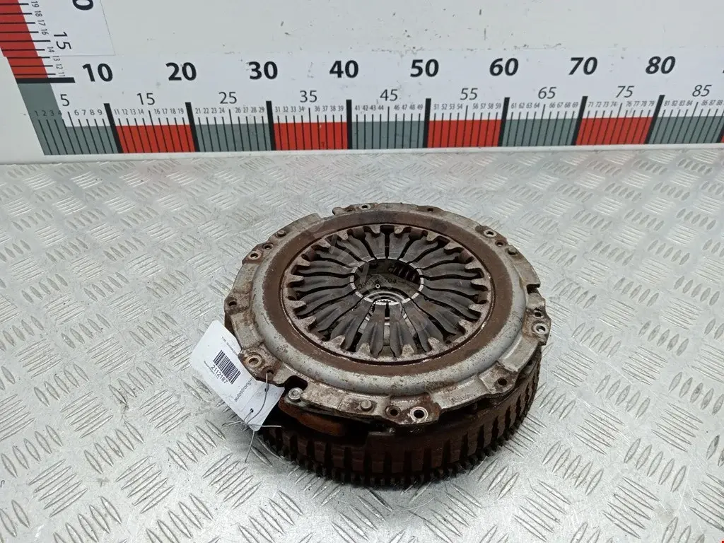 Маховик 8200447575