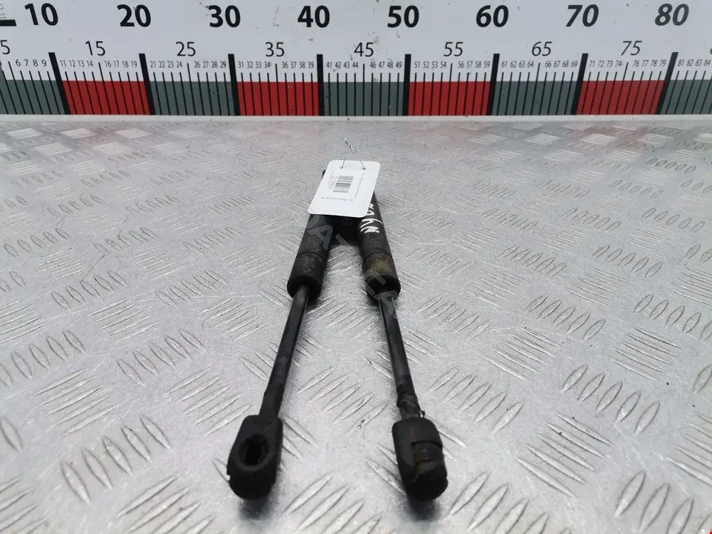 Амортизатор крышки багажника, капота, заднего стекла 1J5827552, GS1693